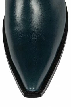 STRATEGY CROSSROADS Boots