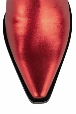 STRATEGY Boots DAGGET