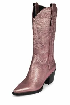 STRATEGY Boots DAGGET