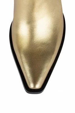 STRATEGY Boots DAGGET