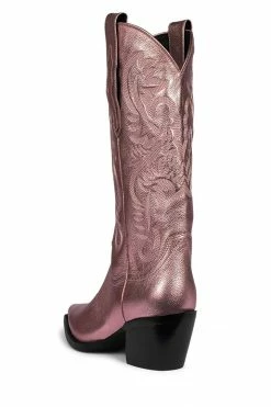 STRATEGY Boots DAGGET