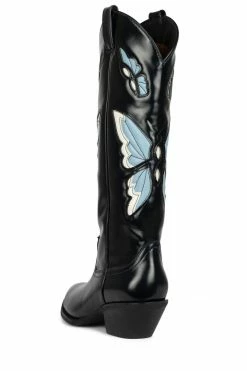 STRATEGY FLY-AWAY Social Butterfly