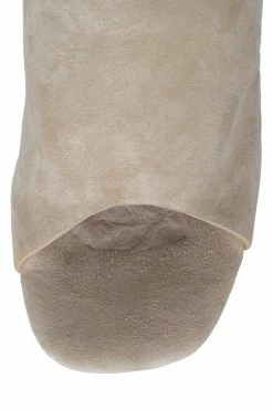 Jeffrey Campbell GIAH-2 Center Of Attention