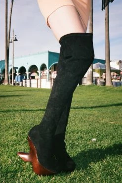 STRATEGY Center Of Attention MIAH