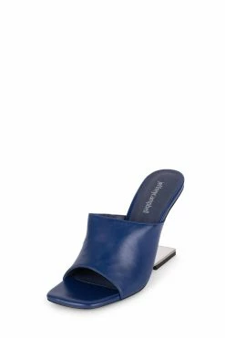 STRATEGY Center Of Attention PROTRACTOR