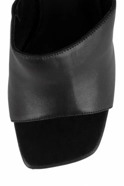 STRATEGY Center Of Attention PROTRACTOR