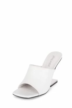 STRATEGY Center Of Attention PROTRACTOR