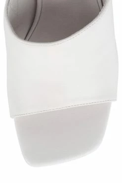 STRATEGY Center Of Attention PROTRACTOR