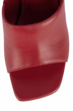 STRATEGY Center Of Attention PROTRACTOR